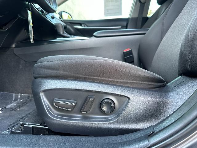 2019 Toyota Camry - $12,800