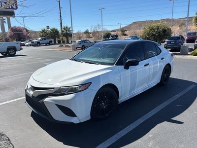 2019 Toyota Camry SE 4DR Sedan