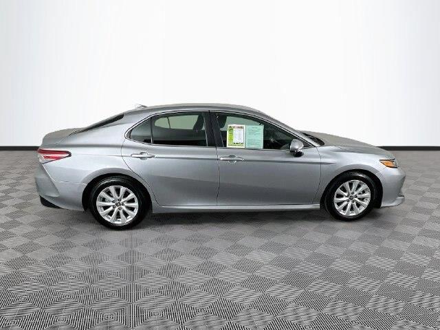 2019 Toyota Camry - $17,500