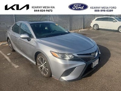 2019 Toyota Camry SE 4DR Sedan