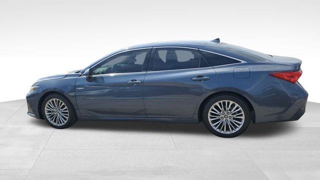 2019 Toyota Avalon Hybrid XLE