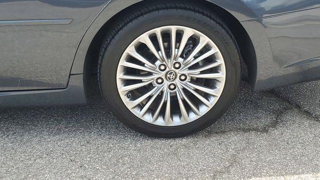 2019 Toyota Avalon Hybrid XLE