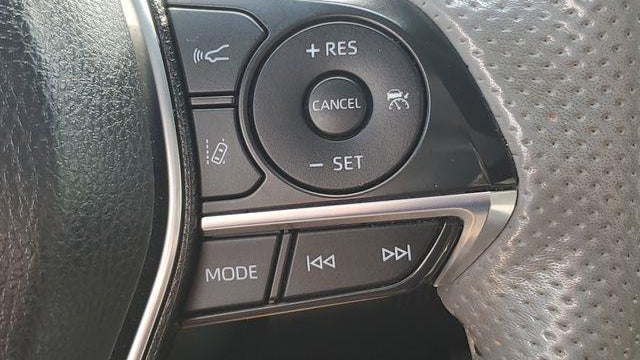 2019 Toyota Avalon Hybrid XLE