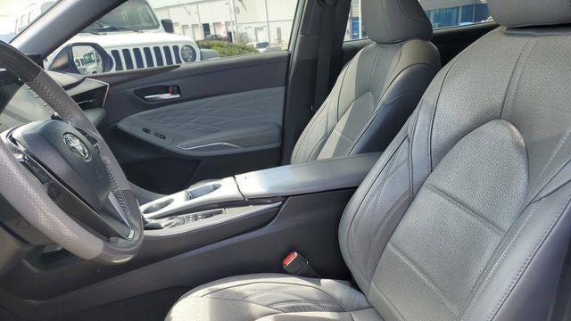 2019 Toyota Avalon Hybrid XLE