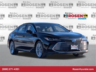2019 Toyota Avalon Hybrid with Midnight Black Metallic Exterior