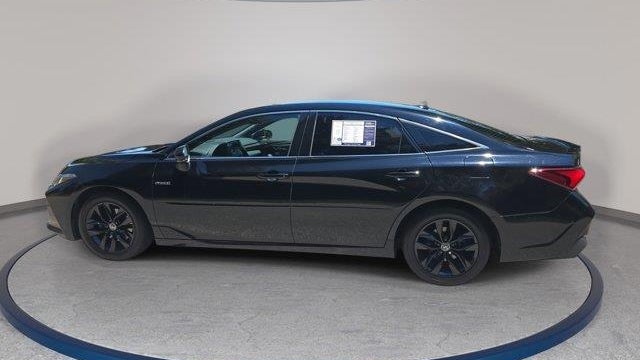 2019 Toyota Avalon Hybrid XLE