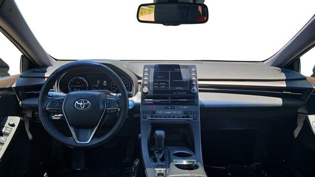 2019 Toyota Avalon Hybrid XLE