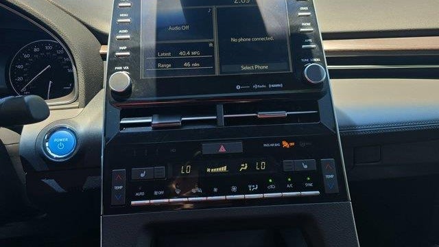 2019 Toyota Avalon Hybrid XLE