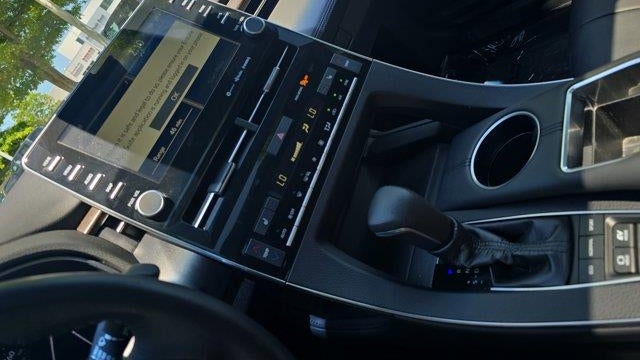 2019 Toyota Avalon Hybrid XLE
