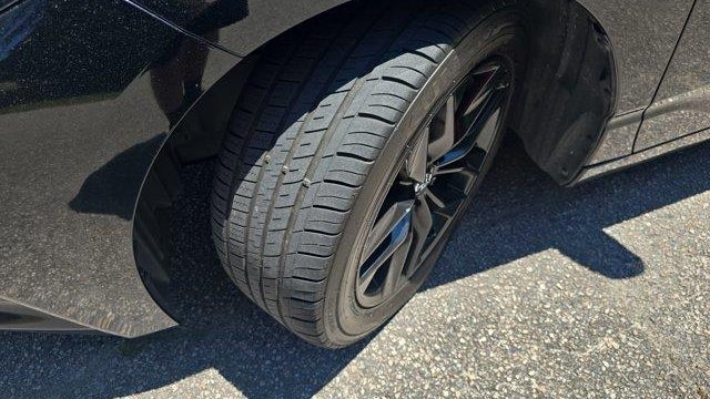 2019 Toyota Avalon Hybrid XLE