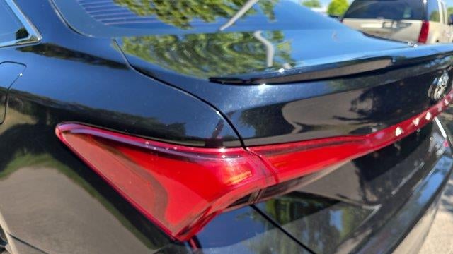 2019 Toyota Avalon Hybrid XLE