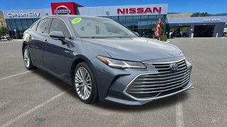 2019 Toyota Avalon Hybrid with Parisian Night Pearl Exterior