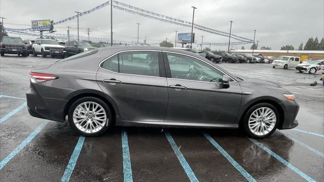 2018 Toyota Camry Hybrid SE