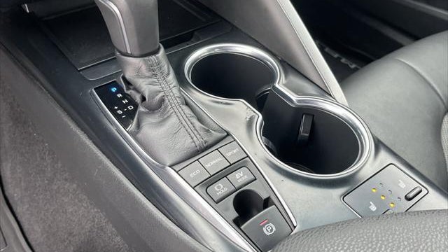 2018 Toyota Camry Hybrid SE