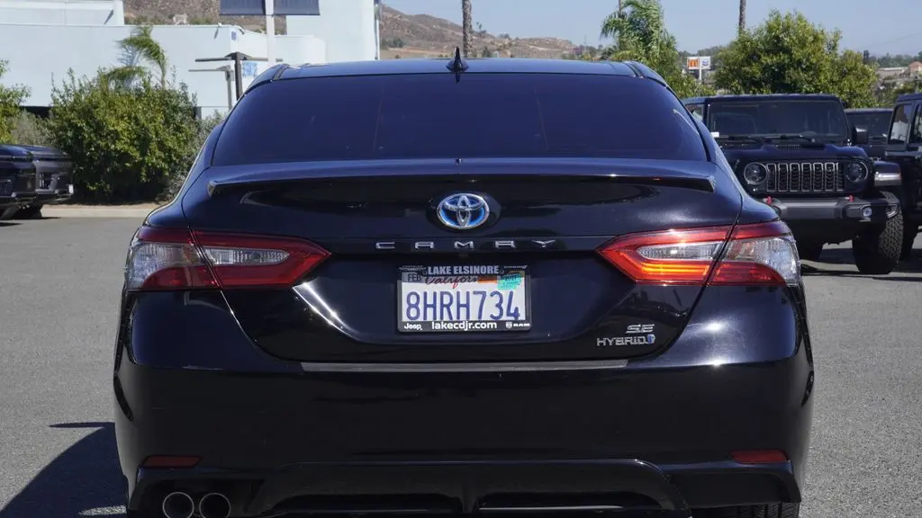 2019 Toyota Camry Hybrid SE