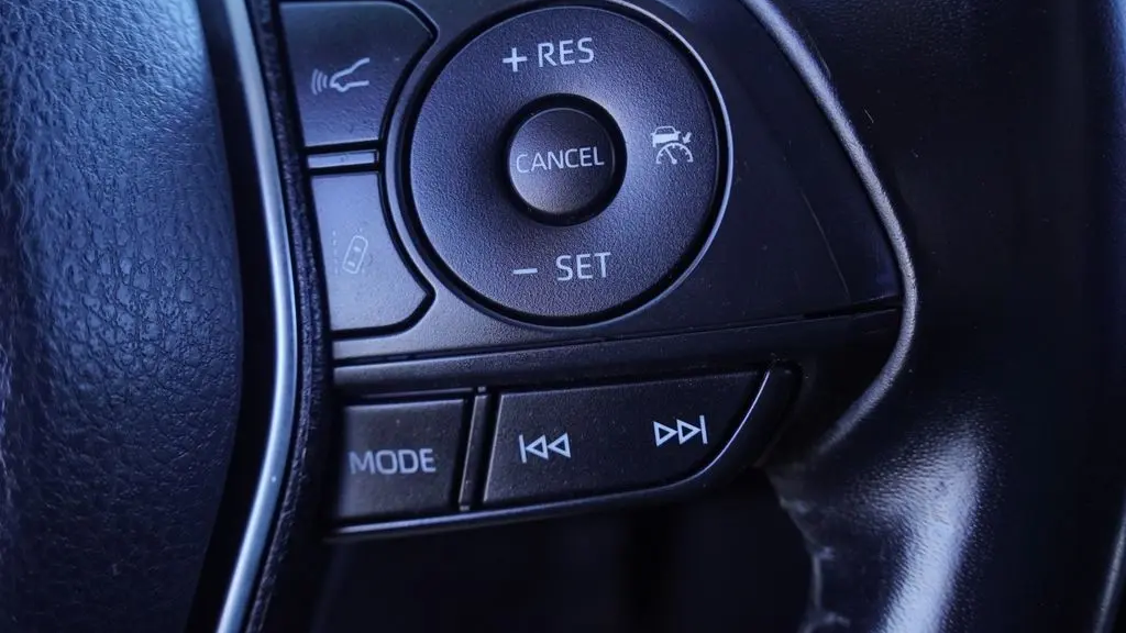 2019 Toyota Camry Hybrid SE