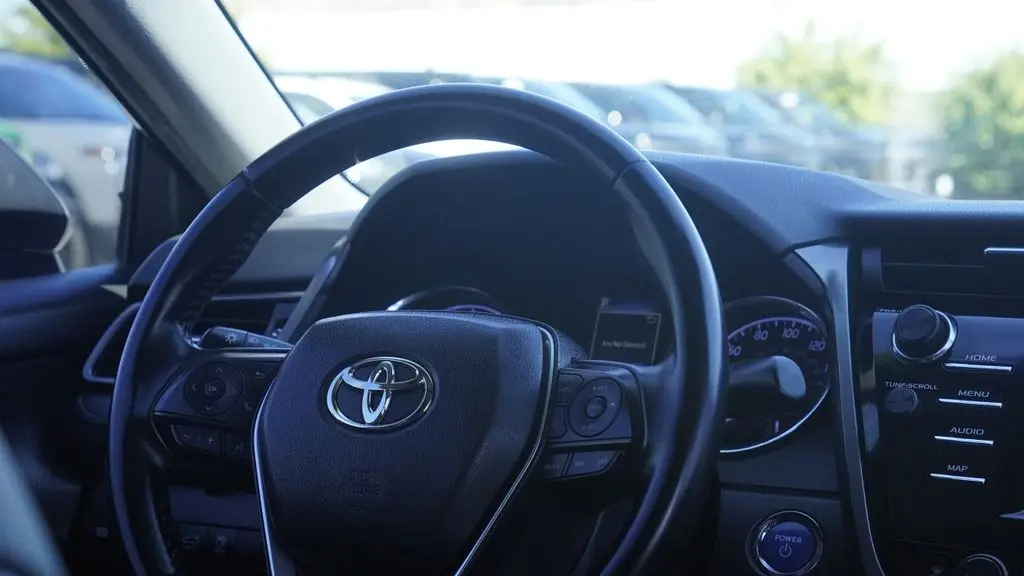 2019 Toyota Camry Hybrid SE