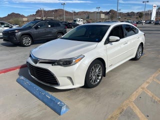 2016 Toyota Avalon Hybrid with Blizzard Pearl Exterior
