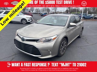 2018 Toyota Avalon Hybrid with Creme Brulee Mica Exterior