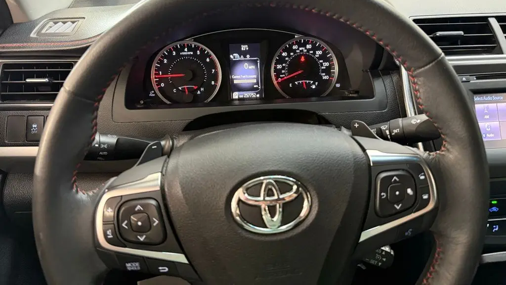 2017 Toyota Camry SE
