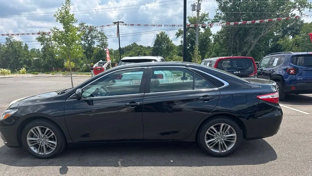2017 Toyota Camry SE