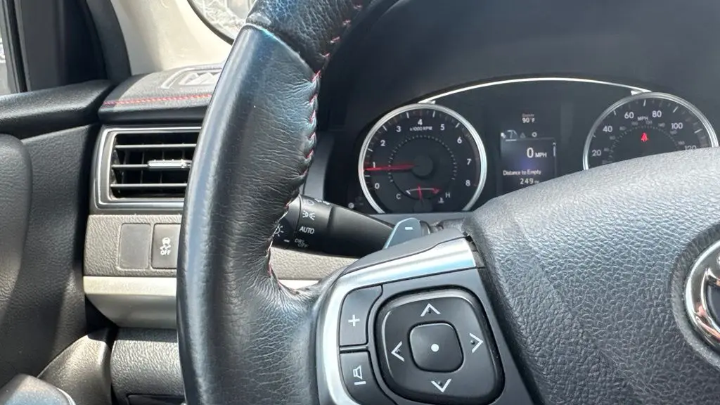 2017 Toyota Camry SE