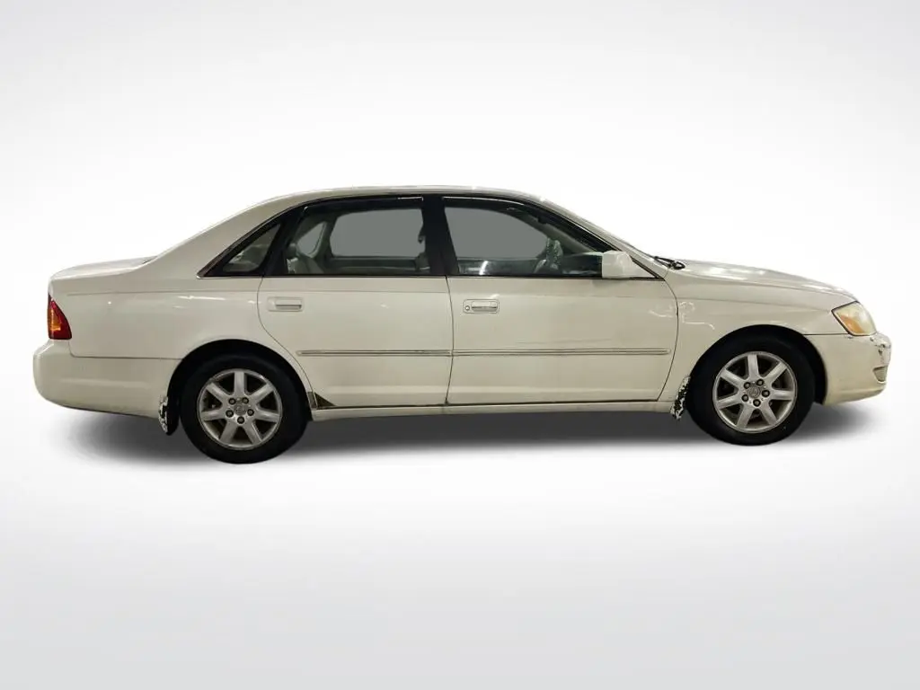 2002 Toyota Avalon - $2,999