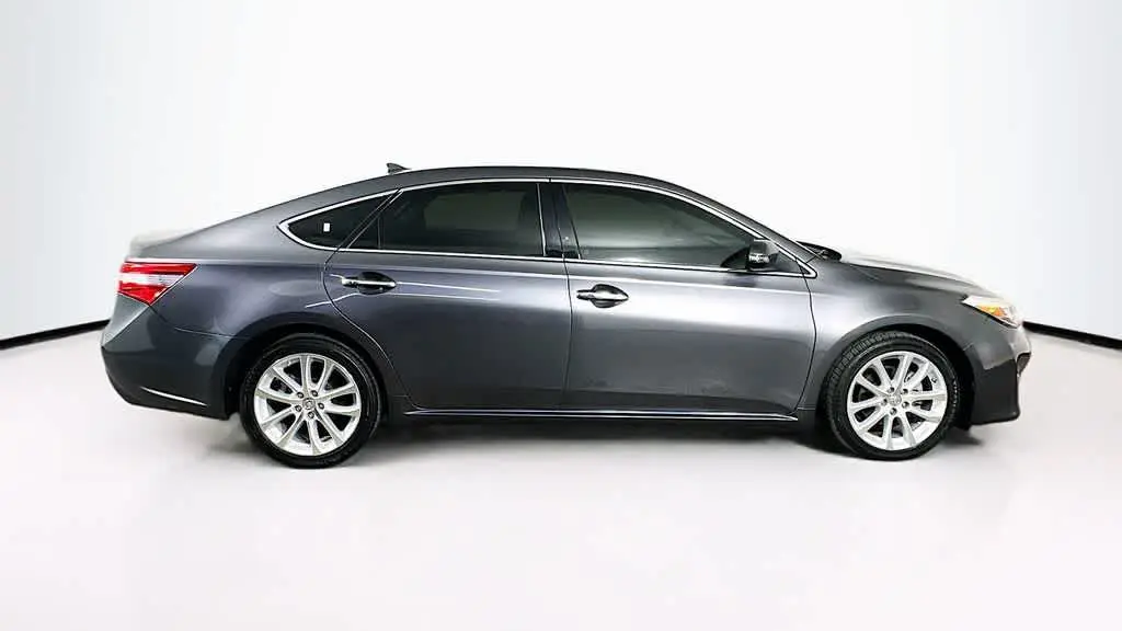 2013 Toyota Avalon XLE