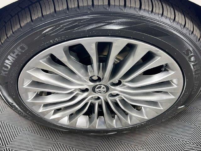 2018 Toyota Avalon - $25,900