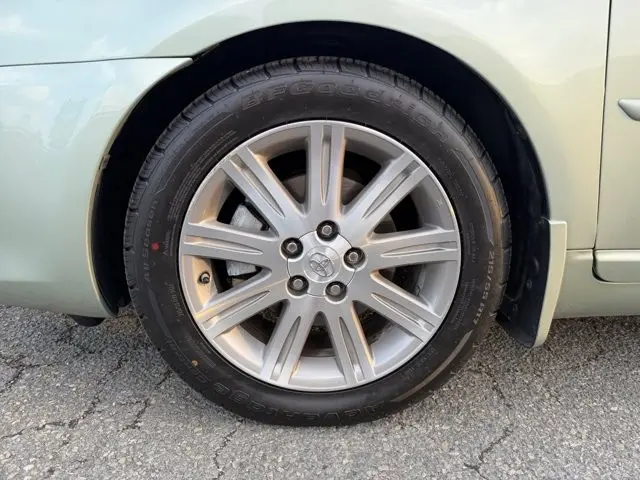 2009 Toyota Avalon - $9,995