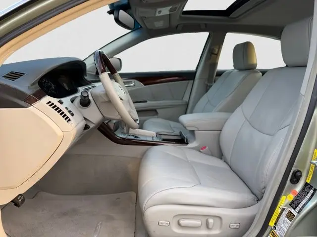 2009 Toyota Avalon - $9,995