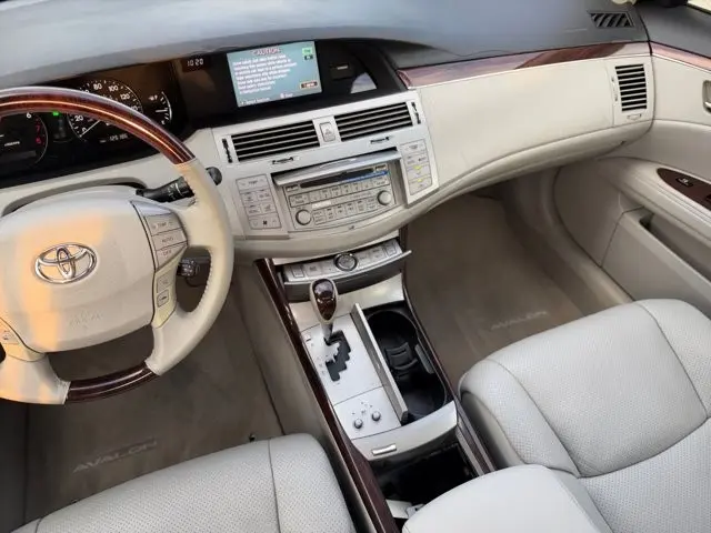 2009 Toyota Avalon - $9,995