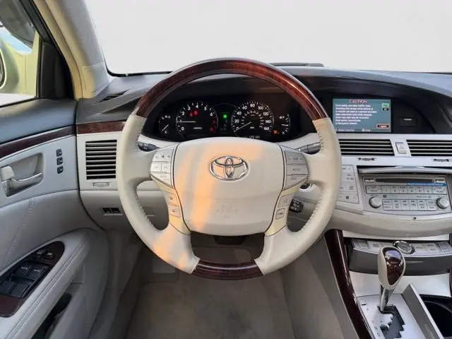 2009 Toyota Avalon - $9,995