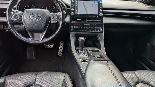 2019 Toyota Avalon XLE