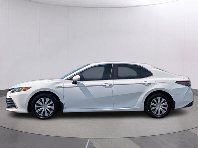 2021 Toyota Camry Hybrid LE — photo 1 of 12
