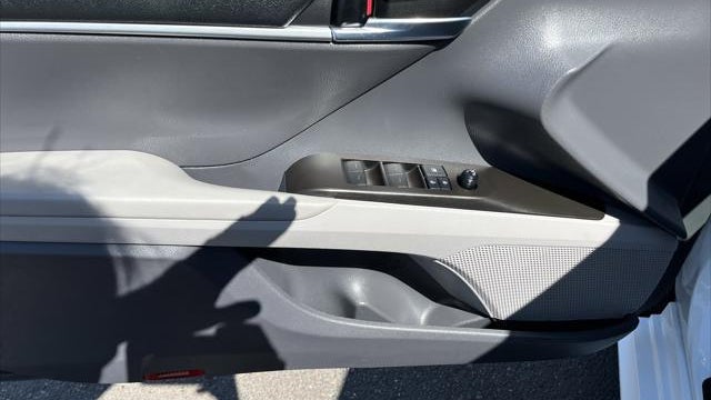 2021 Toyota Camry Hybrid LE