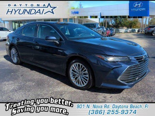 2020 Toyota Avalon Hybrid with Parisian Night Pearl Exterior