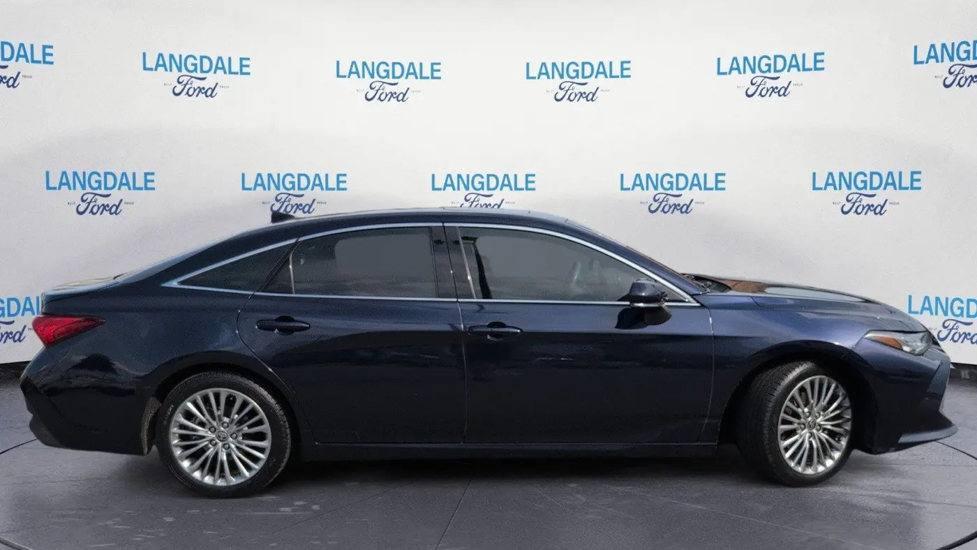 2022 Toyota Avalon Hybrid Limited