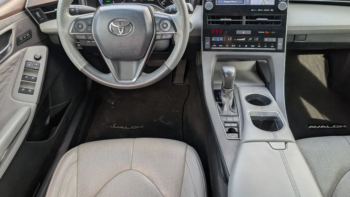 2022 Toyota Avalon Hybrid Limited