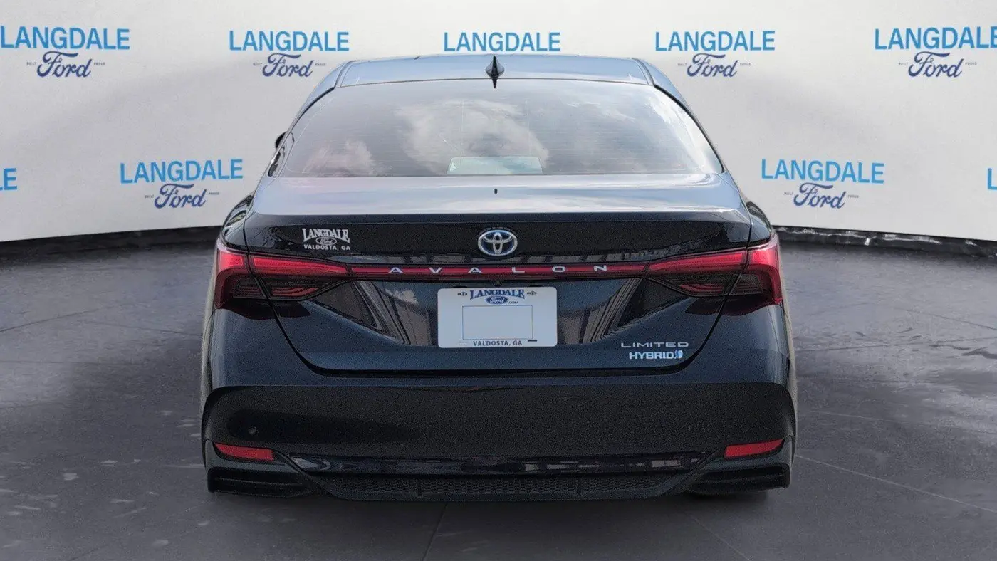 2022 Toyota Avalon Hybrid Limited