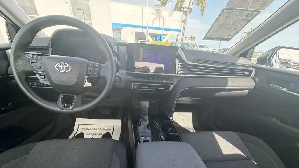 2025 Toyota Camry SE
