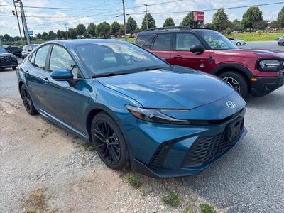 2025 Toyota Camry SE 4DR Sedan