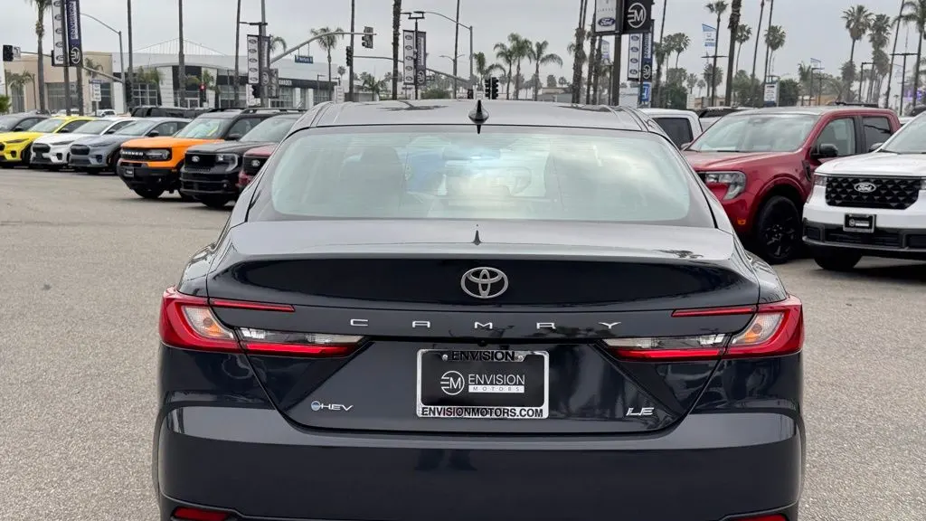 2025 Toyota Camry SE