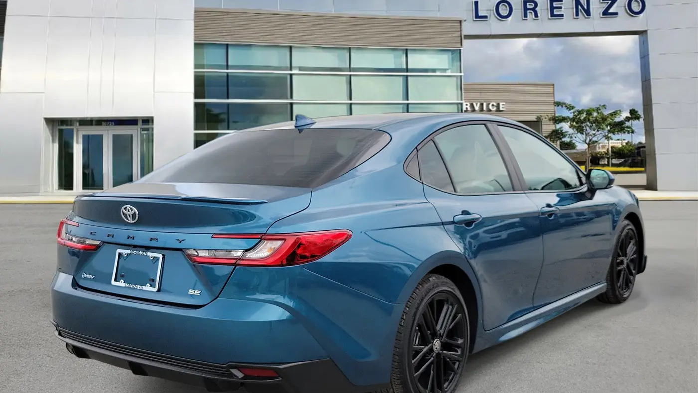 2025 Toyota Camry SE