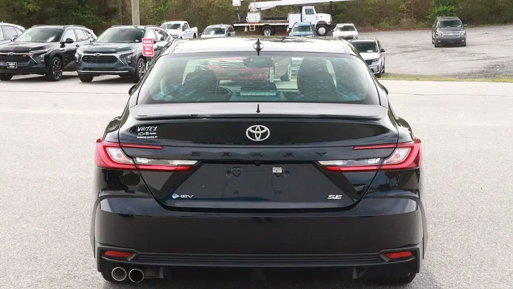 2025 Toyota Camry SE