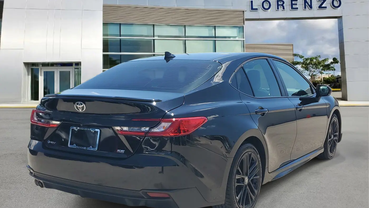 2025 Toyota Camry SE