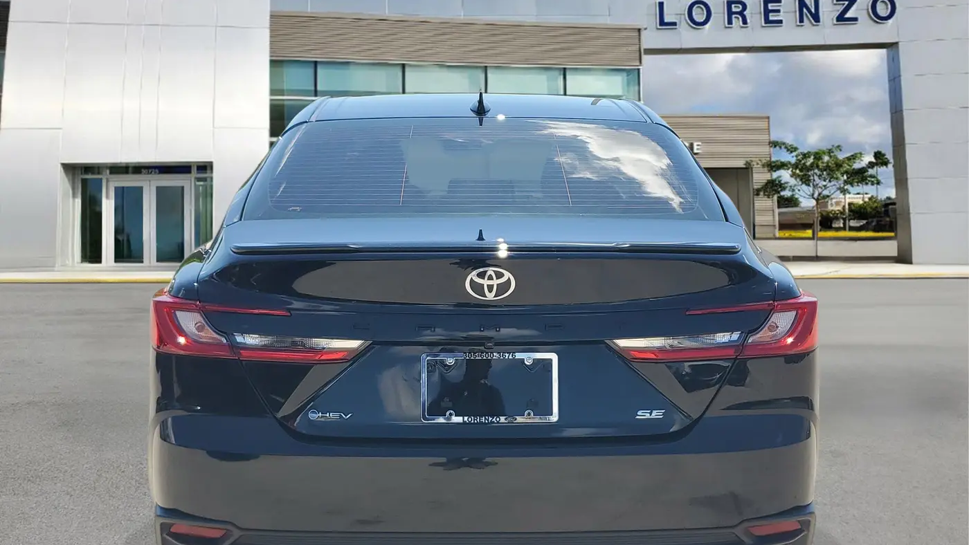 2025 Toyota Camry SE