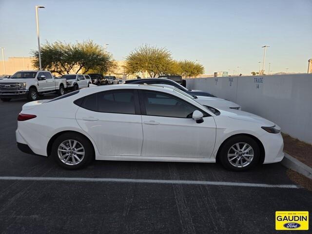2025 Toyota Camry XLE — photo 1 of 12