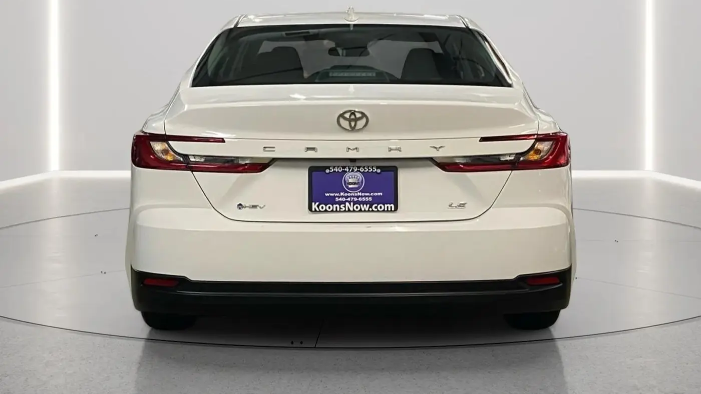 2025 Toyota Camry SE