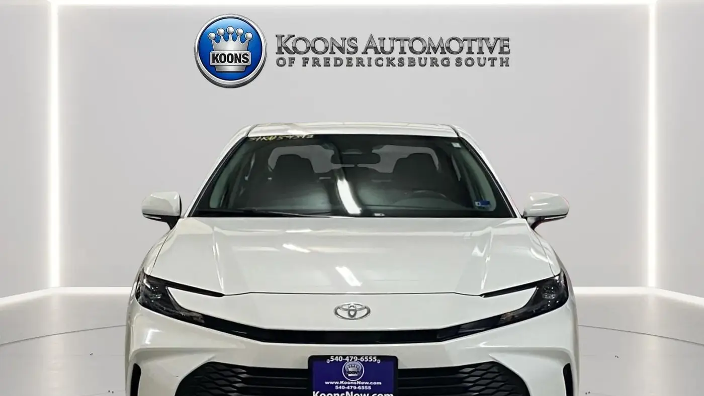 2025 Toyota Camry SE